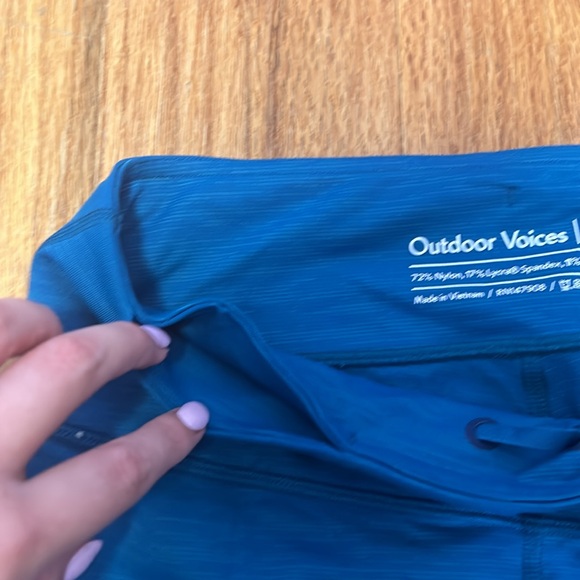 Women’s Outdoor Voices Leggings - Picture 3 of 4